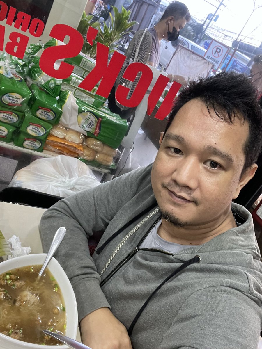 death327's tweet image. Kay di pa katulog kag ginahutom na, tapos wala pa grab rider, teh aga pa ta mamatchoy! After sini Madge sunod! #batchoy #iloilo #goodmorning