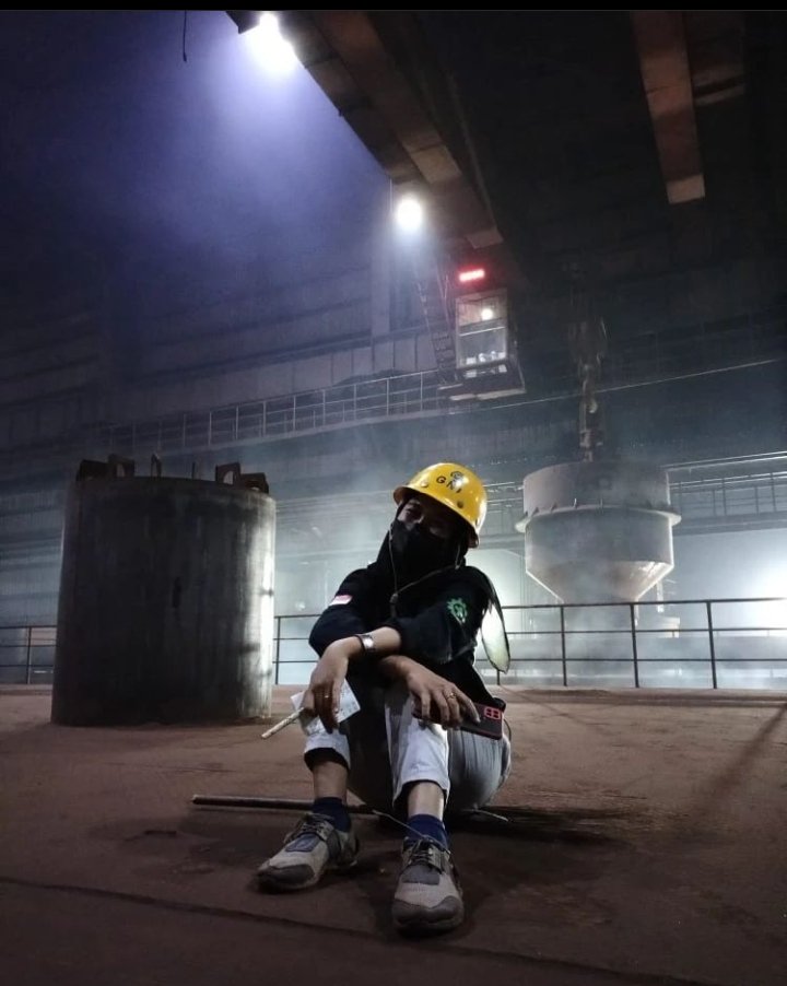 qentrunx's tweet photo. Nirwana adalah operator Crane yang menjadi salah satu korban dalam peristiwa kebakaran yang terjadi di smelter  PT GNI Morowali Utara https://t.co/1a8IYIWOjT