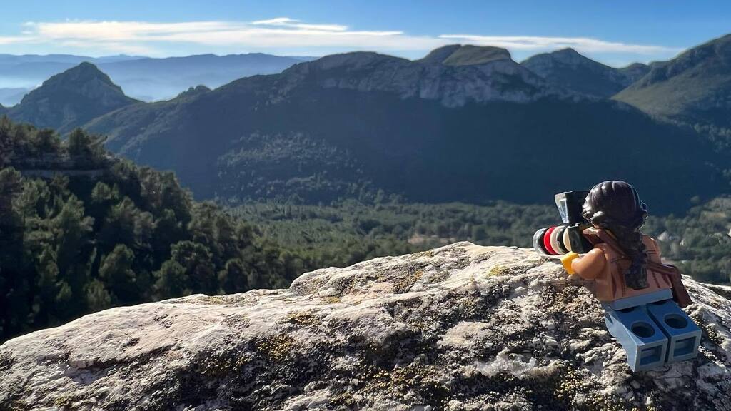 rand0_3's tweet photo. After so many years of living here, it's great to keep discovering such wonderful places // Después de tantos años viviendo aquí, es genial seguir descubriendo sitios tan maravillosos #Lego #legominifigures #legominifigs #minifiguraslego #legophotography… https://t.co/mnPhRn72YB https://t.co/SKq8sLH3ci