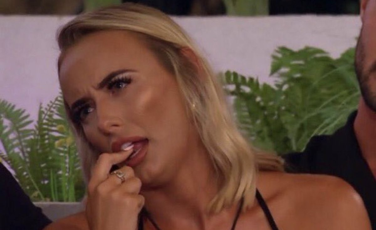 miraspushingp's tweet photo. the bombshell is not bombshelling #loveisland https://t.co/Q0yWOpBcGC