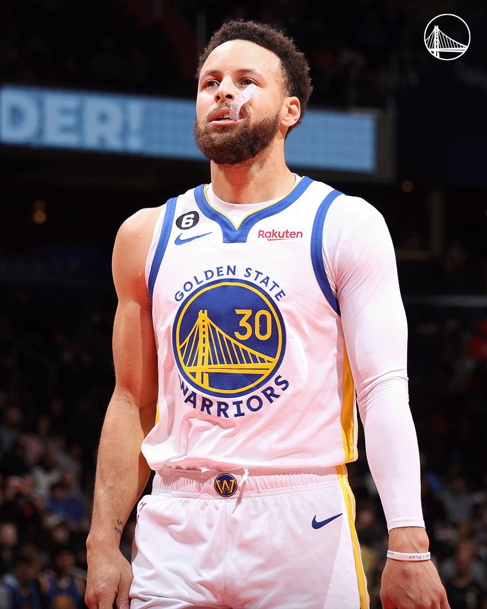 DrGuru_'s tweet photo. Sleeved Steph Curry tonight: 

41 pts
7 reb
6-15 3PT
+14

Best player in the world 🥶 https://t.co/7kM2IcZqLC