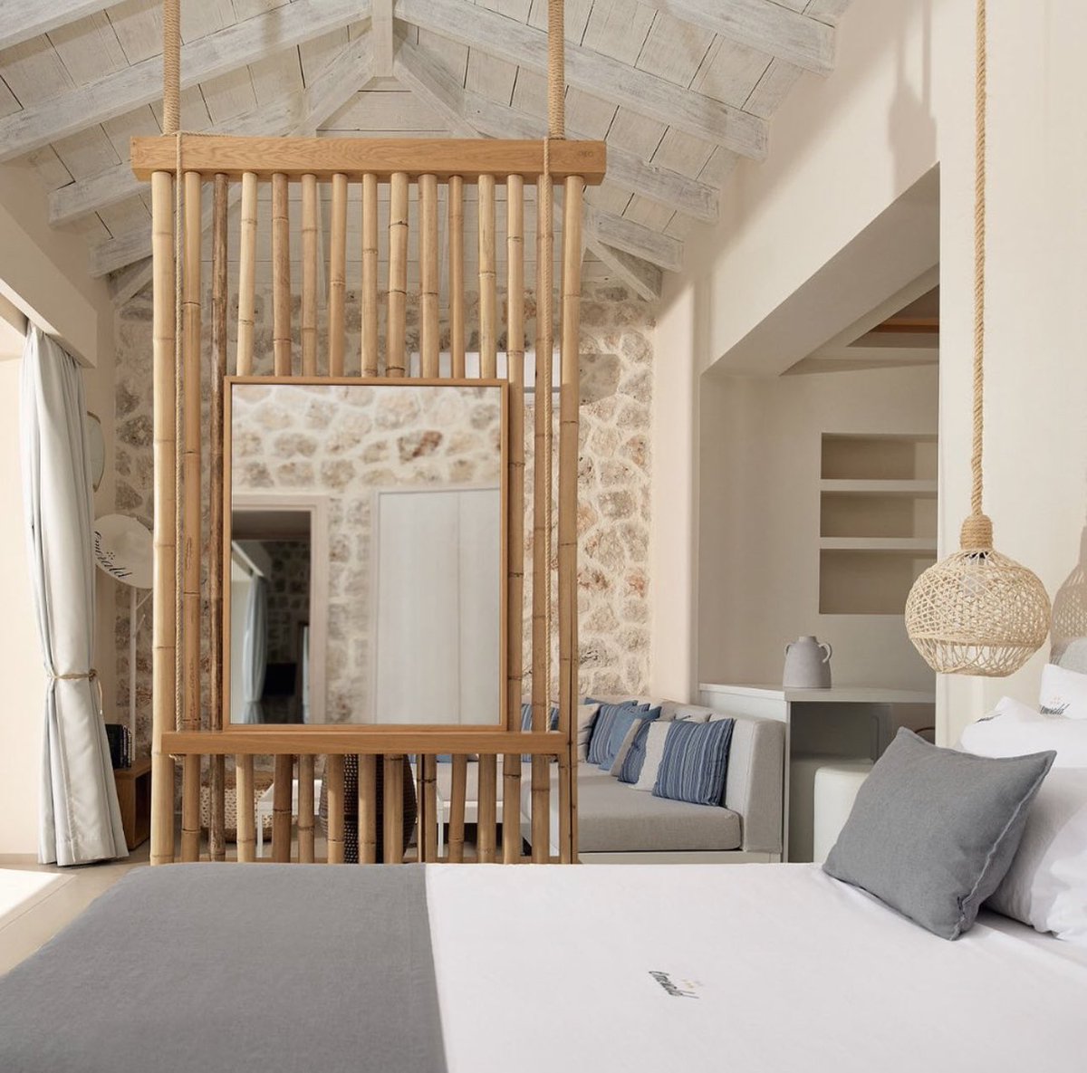 emerald_villas's tweet photo. A well deserved break becomes the ultimate restoration experience in Emerald Suites. Earthy tones, natural elements and the island’s unique charm join forces to soothe both body and mind. 

🫧Destination; Emerald Suite 

𝑬𝒎𝒆𝒓𝒂𝒍𝒅 𝑽𝒊𝒍𝒍𝒂𝒔 &amp; 𝑺𝒖𝒊𝒕𝒆𝒔 https://t.co/sNpW7EQIAM