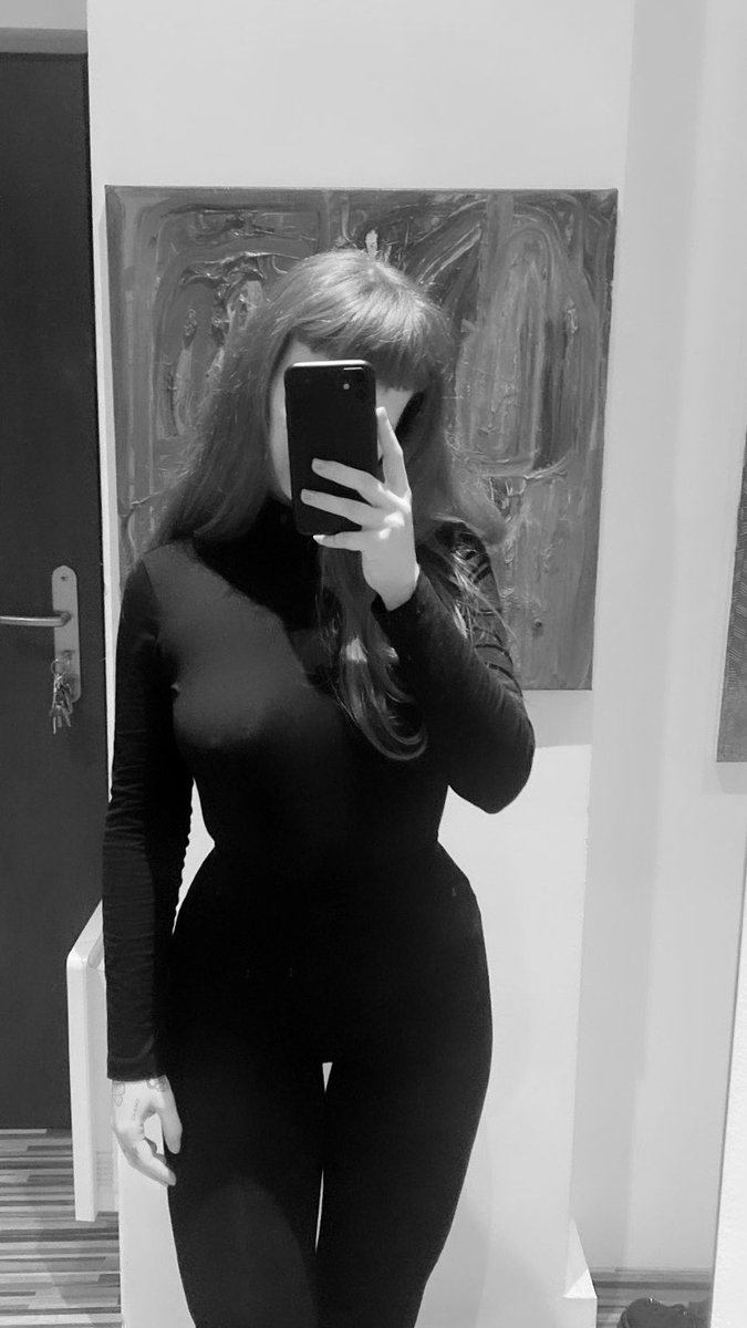 MelodaBalada's tweet photo. Hello there #thick #THICK #Curvy_Girl #curvychick #gothgirl #gothaesthetic #milf #futuremilf https://t.co/vtum1NRl3I