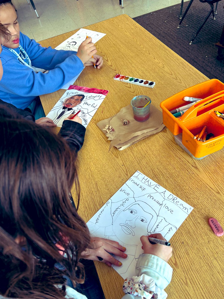 SCEMrsGregory's tweet photo. Martin Luther King, Jr portraits by 4th graders @CrysLaneMiller #SCoveEl #ssdedu @GreenwoodGirl https://t.co/4MM1H2nRj1
