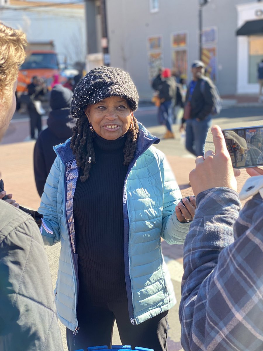 DCMOWPI's tweet photo. What a beautiful day for @MayorBowser & our community to join together & celebrate the dream of Dr. Martin Luther King Jr. With a great charge from our Mayor for community leaders & neighbors, in unity we work to live out the dream. #MLKDay #SheDC #MLKPeaceWalk #TogetherDC https://t.co/ytdPn8lKky