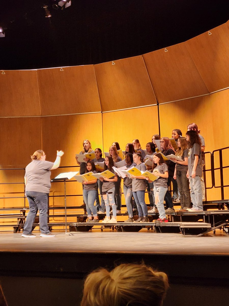 NatMcfaddenSHS's tweet photo. Seguin ISD choirs really impressed the crowd with their MLK concert!! 🖤💛 @AJBToroChoirs @MatadorChoirs @AJBriesemeister https://t.co/g5mLmqJzoB