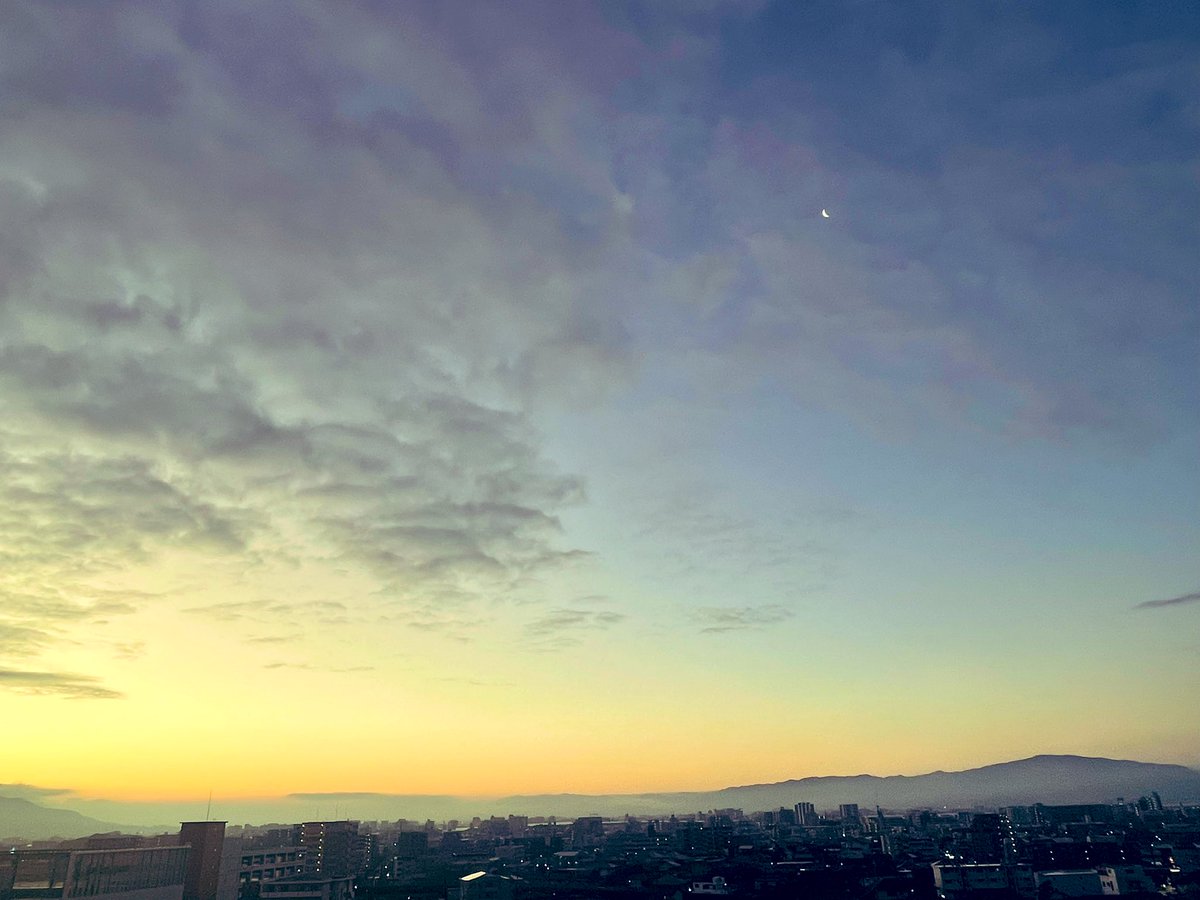 MiWatsu's tweet photo. 朝焼けキレィ☀️/🌙 https://t.co/02ZHFt4RH2