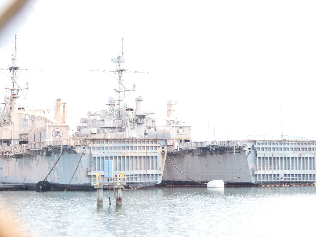 ES12071207's tweet photo. Former USS Juneau (LPD 10) and USS Cleveland (LPD 7) at the Naval Inactive Ship Maintenance Facility in Pearl Harbor - January 16, 2023. #LPD10 #LPD7 https://t.co/JlXI3EcUzx
