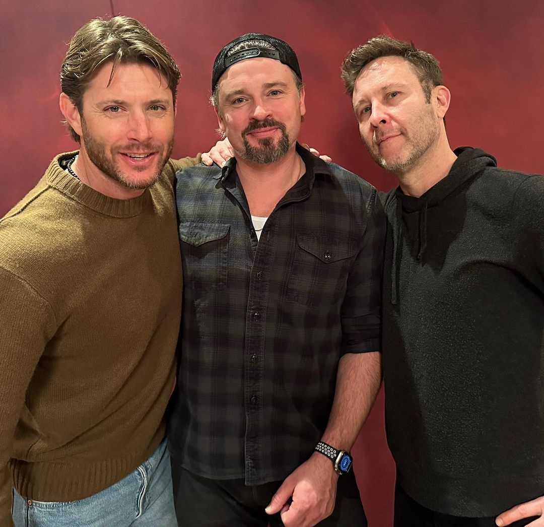SinnerQueen7's tweet image. Such an awesome photo ❤
#JensenAckles #TomWelling #MichaelRosenbaum #AcklesNation 

(🔗: instagram.com/p/CnfUvdtvTvS/…)