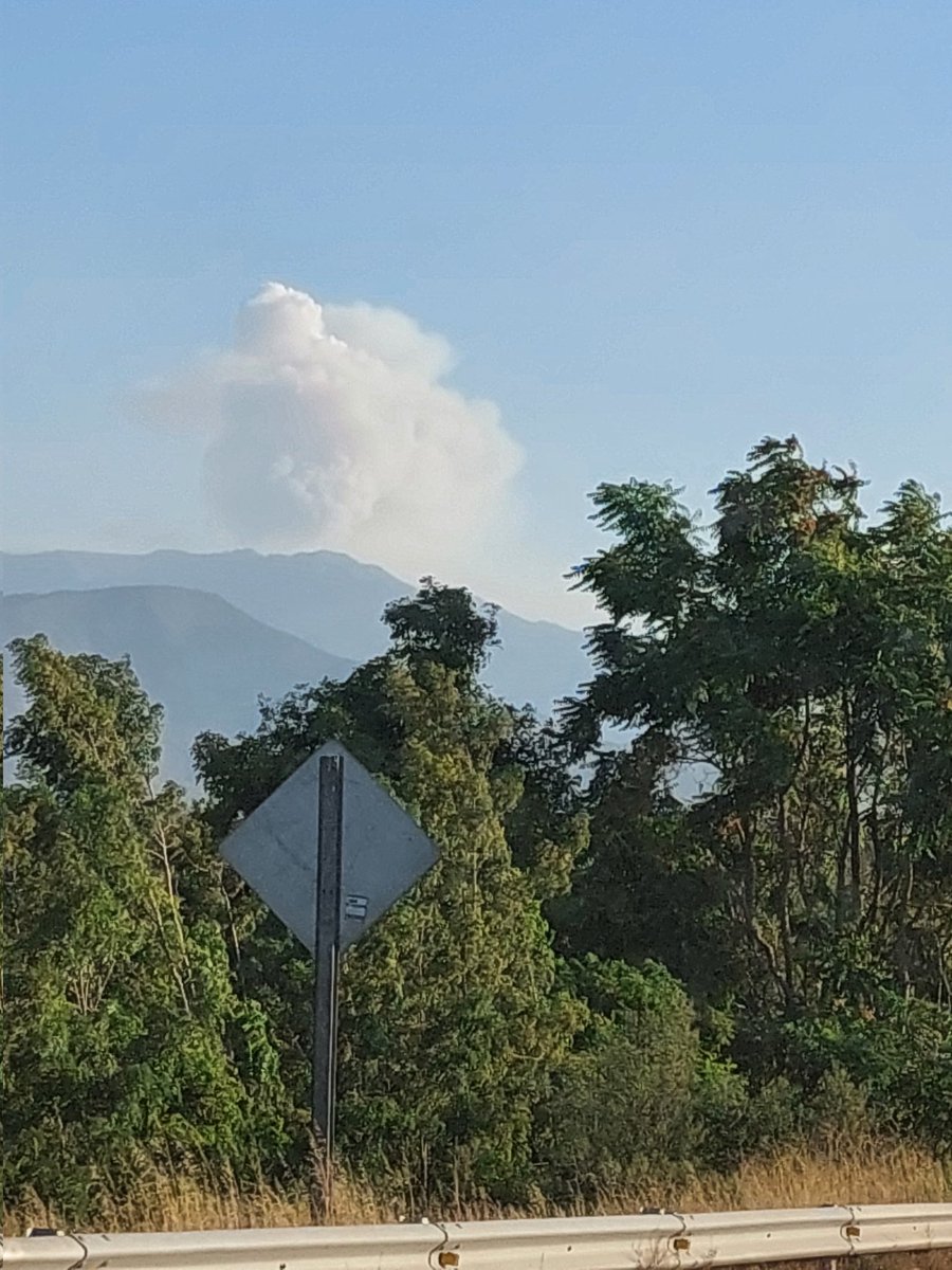 johanis107's tweet photo. @Rre_Ohiggins @RRE_DELTA_6_SUR Horrible se ve desde Rosario el humo. https://t.co/nnHENlqC4k