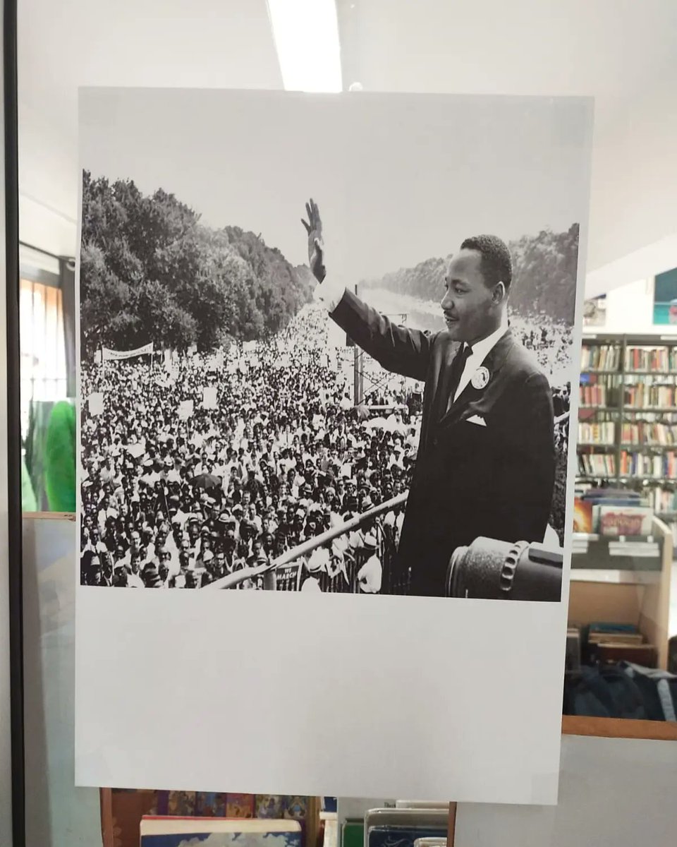 ExuperyLycee's tweet photo. I HAVE A DREAM !
A l’occasion du Martin Luther King Day ce 16 janvier, s’est tenu le 2è talk-show, un temps d'échanges en Anglais entre nos élèves de TLLCE et les étudiants des universités Ki-Zerbo et Thomas Sankara.
https://t.co/oYlBfhcfh1
@aefeinfo @aefe_zao @tassembedoClaud https://t.co/TkQOTRkDtF