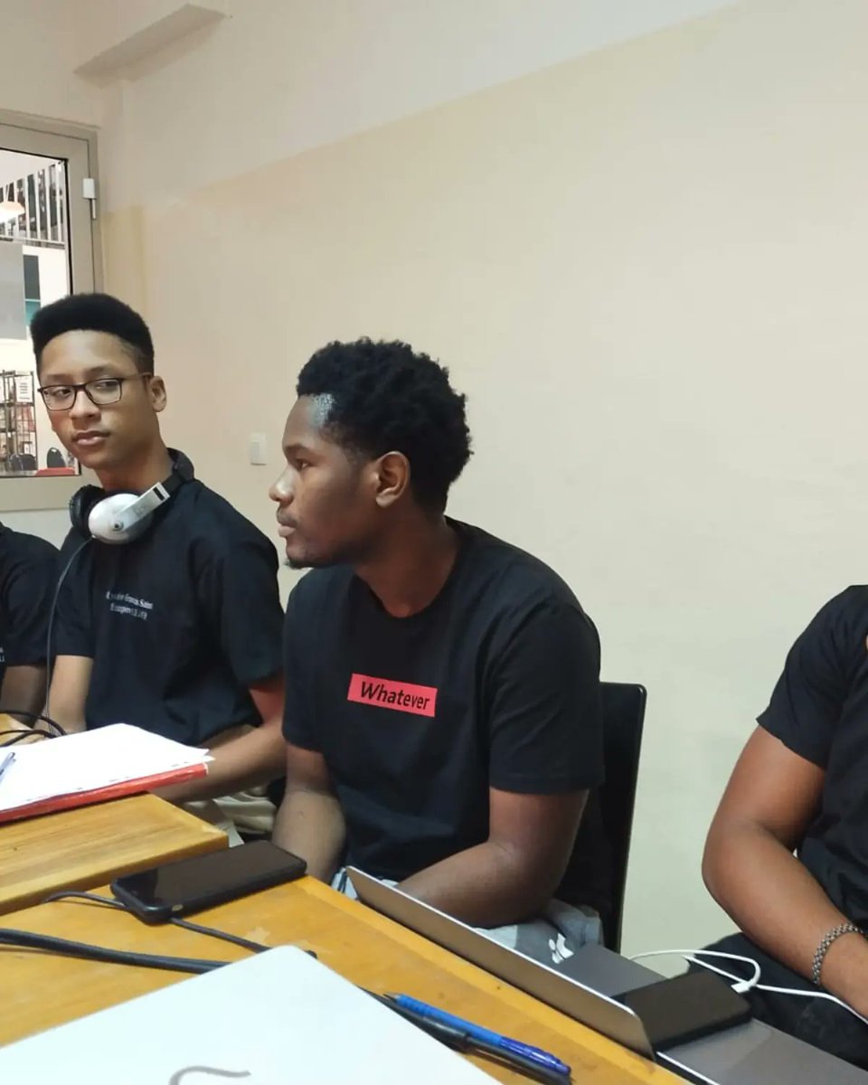 ExuperyLycee's tweet photo. I HAVE A DREAM !
A l’occasion du Martin Luther King Day ce 16 janvier, s’est tenu le 2è talk-show, un temps d'échanges en Anglais entre nos élèves de TLLCE et les étudiants des universités Ki-Zerbo et Thomas Sankara.
https://t.co/oYlBfhcfh1
@aefeinfo @aefe_zao @tassembedoClaud https://t.co/TkQOTRkDtF