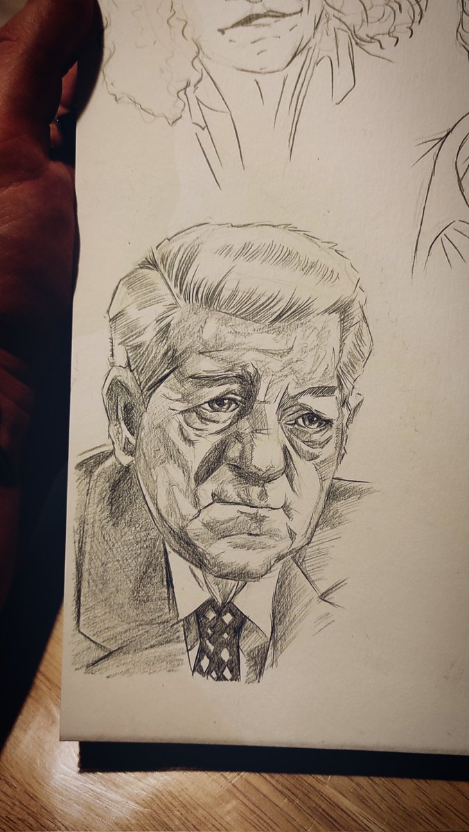 JacobGraphiste's tweet photo. Crobard du soir.
Monsieur Gabin.

Tes clients et toi, ils vous laissent a vos putasseries, les seigneurs, eux, ils tutoient les anges.
#art #artiste #artist #draw #dessin #instadraw #instadrawing  #crayon #croquis  #frenchartist #personnage #frenchart  #gabin #unsingeenhiver https://t.co/owosJ1z5qG