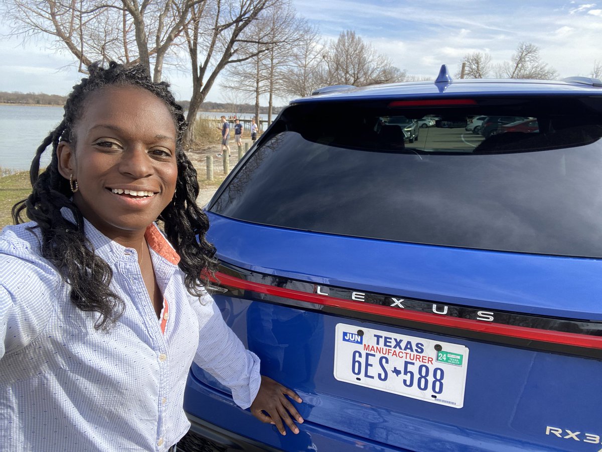 TeiaBCollier's tweet photo. A little lake time, a little drive time in the @Lexus RX 350 and burgers on the patio with my people. A very good blend of everyday extraordinary. #digit #mydallas #ExperienceAmazing https://t.co/5ONn6pHSVv
