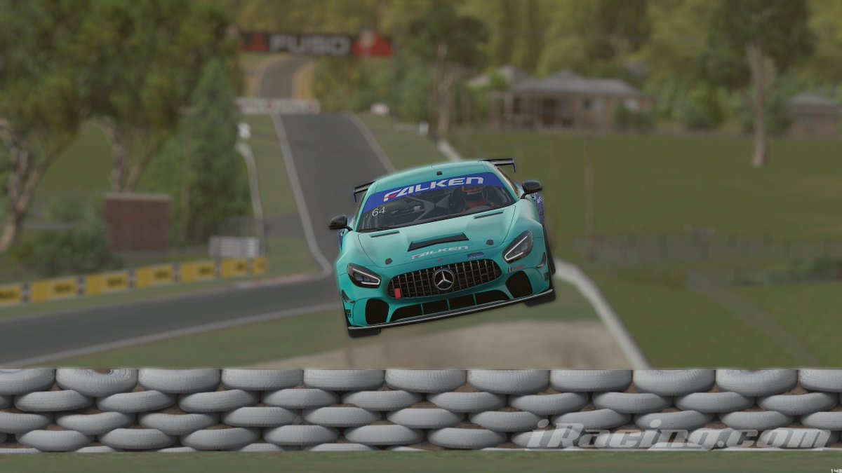iam_maxiii's tweet photo. Que hermosa tradición de Mount Panorama en @iRacing https://t.co/6Q1XQhqOwP