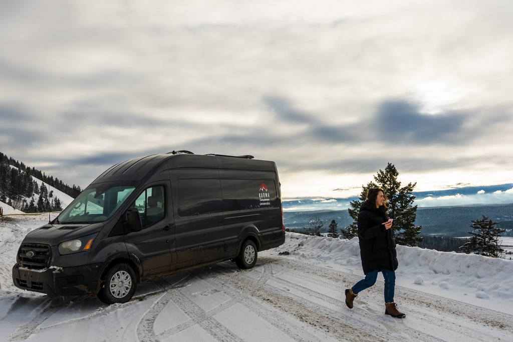 karmacampervans's tweet photo. We've taken care of all the winter essentials to ensure you enjoy this magical season. 

Book Now 📲 https://t.co/7M0Iv0QdDZ

🚐💨  See what others are talking about at #GoodCamping #KarmaCampervans #vanlife https://t.co/D9DU7OB56V