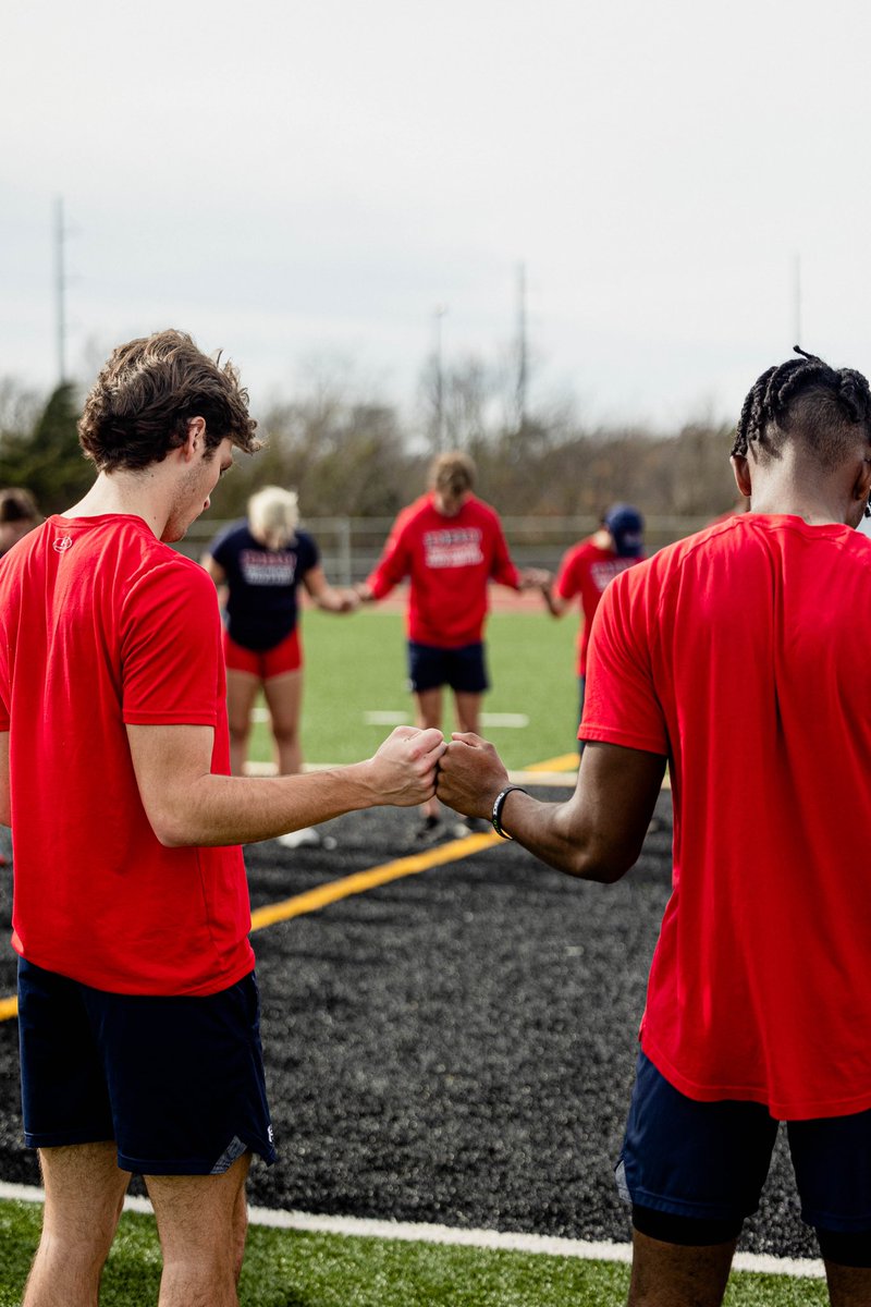 DBUXCTF's tweet photo. First Track &amp; Field practice ✅ https://t.co/6NHBXRe7Hu