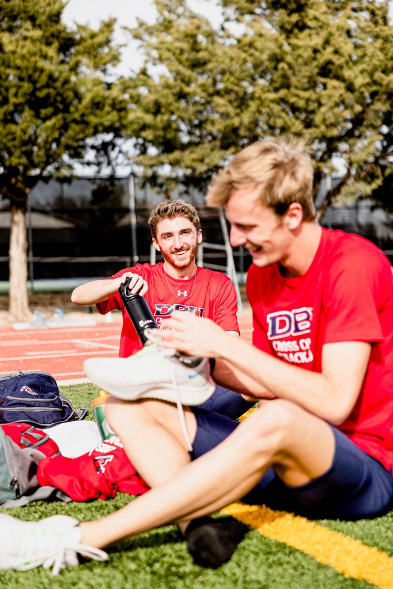 DBUXCTF's tweet photo. First Track &amp; Field practice ✅ https://t.co/6NHBXRe7Hu