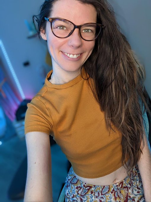 Pajama party, anyone? 😄  Last call at 11p ET! ❤️  My room: https://t.co/0njnCcK8IL https://t.co/q3Rt