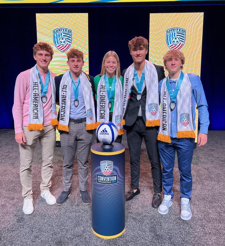 At the United Soccer Coaches banquet over the weekend in Philadelphia, five CUP athletes were recognized as All Americans!

(L to R, HS)
Gus Peacock, Wyoming
Jason Purks, Oakwood
Peyton Kohls, Mount Notre Dame 
Drew Gaydosh, Centerville
Bennett Painter, Anderson

Congrats, all!