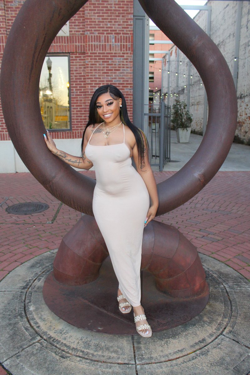 ItssRimaa's tweet photo. Got to be the coldest to fw the dopest 💓🌸💅🏽

#explorepage✨ #exploremore #exploreeverything #fashionstyle https://t.co/EkUkAXiVL7