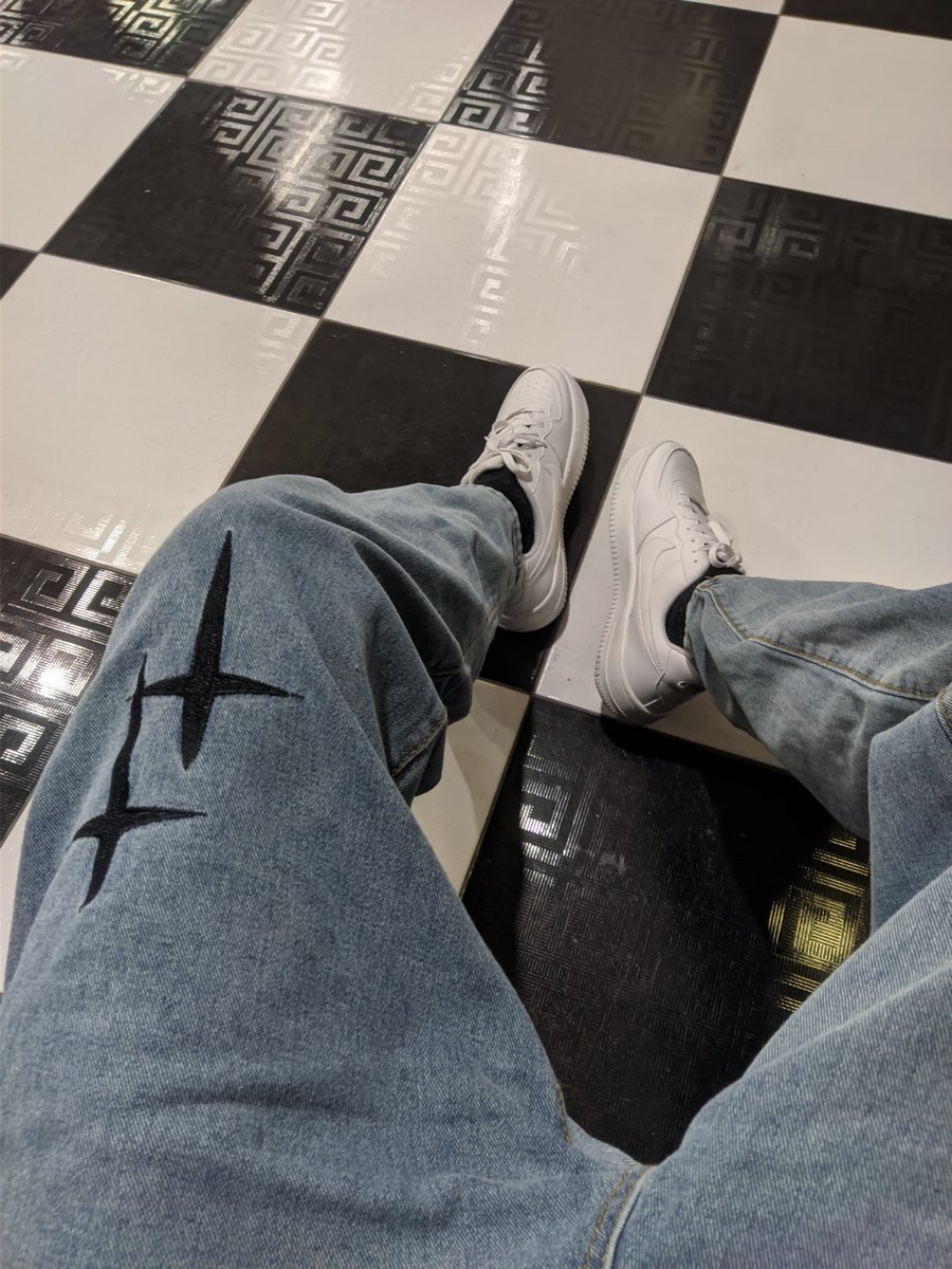 Diandro__'s tweet photo. the utopian dream ride 🦋 ⛰️🛸 https://t.co/cuwEhEcHCZ