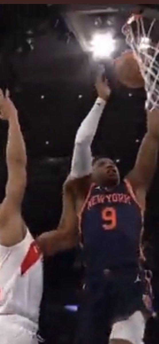 alanhahn's tweet photo. THATS A FOUL. 😡 https://t.co/qmZloyAwI5