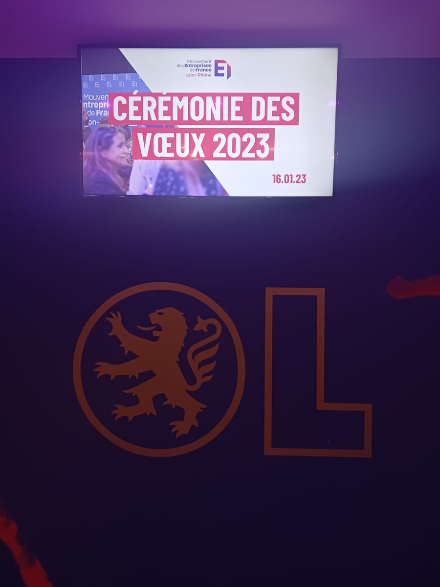 JCELYON's tweet photo. Ce soir 2 présidents de la @JCELYON, 2021 et 2023, à la rencontre du président du @medeflyonrhone !🙃 Merci à Gilles COURTEIX pour sa disponibilité et bonne humeur, et à Camille AUGEY, Adjointe au maire de @villedelyon pour cet échange chaleureux.
#jcelm #jcef #medef #lyon https://t.co/zL75tIKG2Y