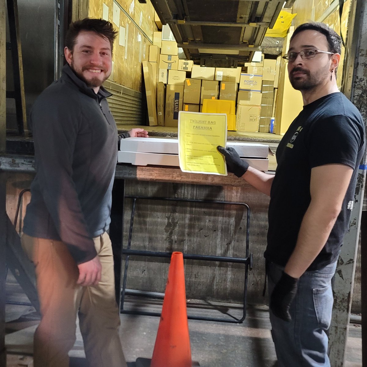 OAKWI-T SOUTH OB BAG PARANOIA 🍕🍕🍕🍕🍕🍕🍕
AWESOME JOB ON THE RED AND BLUE CHECKING AND SCANNING ALL BAGS!!! <a href="/JaradZimmerman/">Jarad Zimmerman</a> <a href="/cordle_tony/">Tony Cordle</a> <a href="/JenniBucholc/">Jenni Bucholc</a>