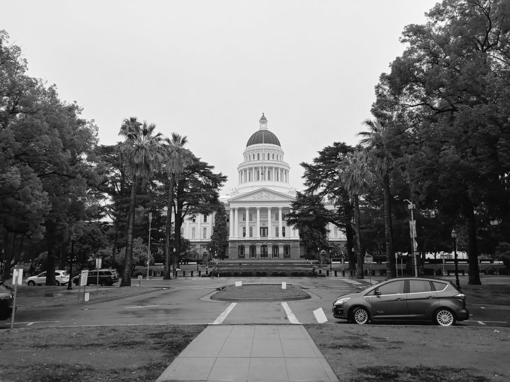 AlexCVassar's tweet photo. After #MLK was assassinated, Speaker Unruh appointed a three-Assemblymember delegation to attend the funeral. At the airport, the rental car company would only release the car (rented by the State of CA) to Bill Bagley because the other two (Willie Brown &amp; Leon Ralph) were Black. https://t.co/gUJEWNYXF9
