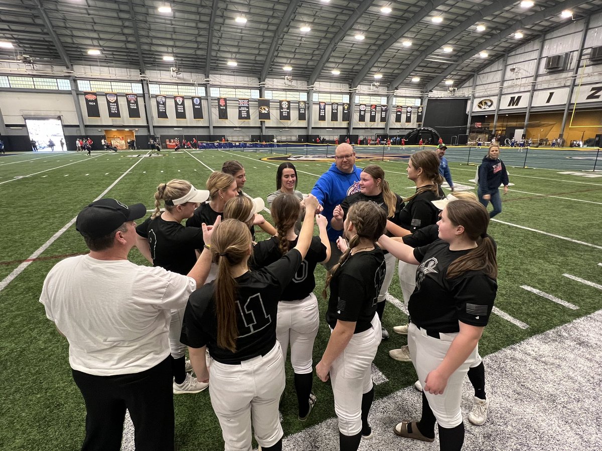Thank you to <a href="/CoachLarissaA/">Larissa Anderson</a> for a great team camp today! <a href="/MizzouSoftball/">Mizzou Softball</a>  Her leadership reflects through her players.  Thanks to our guest coach for the day <a href="/paytonannej/">Payton Jackson</a>  Team went 3-0. We had a blast.  MIZ! <a href="/ejonesrockchalk/">Eric Jones - Select Fastpitch</a> <a href="/pjanderson14/">Patrick Anderson</a>