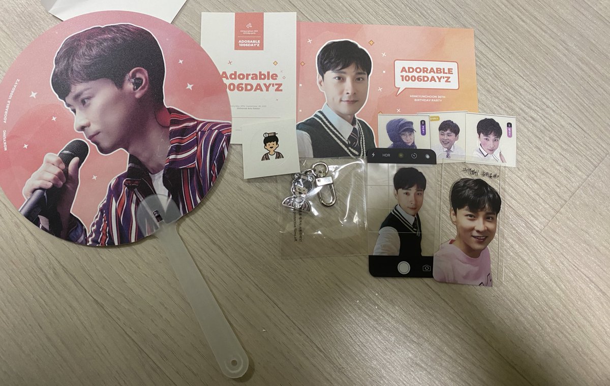 buzz_1011's tweet photo. 19년도 민경훈 생일파티 특전 일괄양도합니다.
DM으로 제시부탁드립니다.
#민경훈 #양도 https://t.co/rCK695MlAu