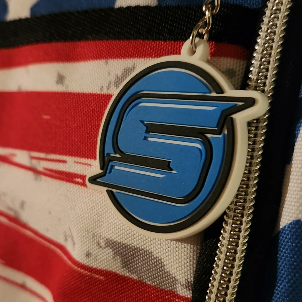 ThunderChickn's tweet photo. Finally got my new bag from @DynamicDiscs and this thing is awesome!
#dynamicdiscssquad #dynamicdiscs #westsidediscs #trilogy #latitude64 #discgolf https://t.co/B4GnZZVxBc