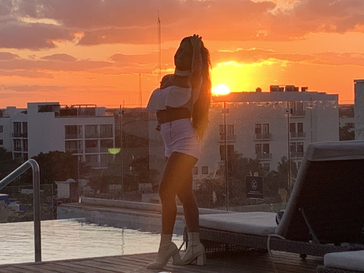 Tonninho_'s tweet photo. Mi vista en este momento amikes… #RoofToop The Fives Dowtown Hotel & Residences !! 🤭 https://t.co/KGnPV5yjzs