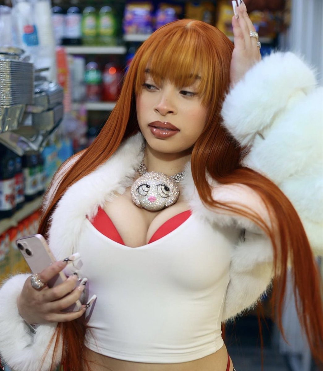rapalert6's tweet photo. Ice Spice on set of the video for her collaboration “Gangsta Boo” with Lil Tjay before he was arrested for gun possession. https://t.co/khbsMIq6Zj