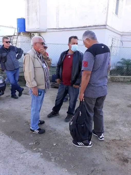 dr_villar1's tweet photo. Se realizan acciones de control de vectores y de epidemiología por el área de #Salud #TurciosLima, #UMHE y #CPHEM, en el Consejo Popular #LaColoma en el municipio #PinardelRío #PrevenirEsSalud #CubaPorLaVida 🇨🇺 #PinardelRioPorLaSalud @DiazCanelB @japortalmiranda @LiliamPinar https://t.co/IQ6rCJtdES