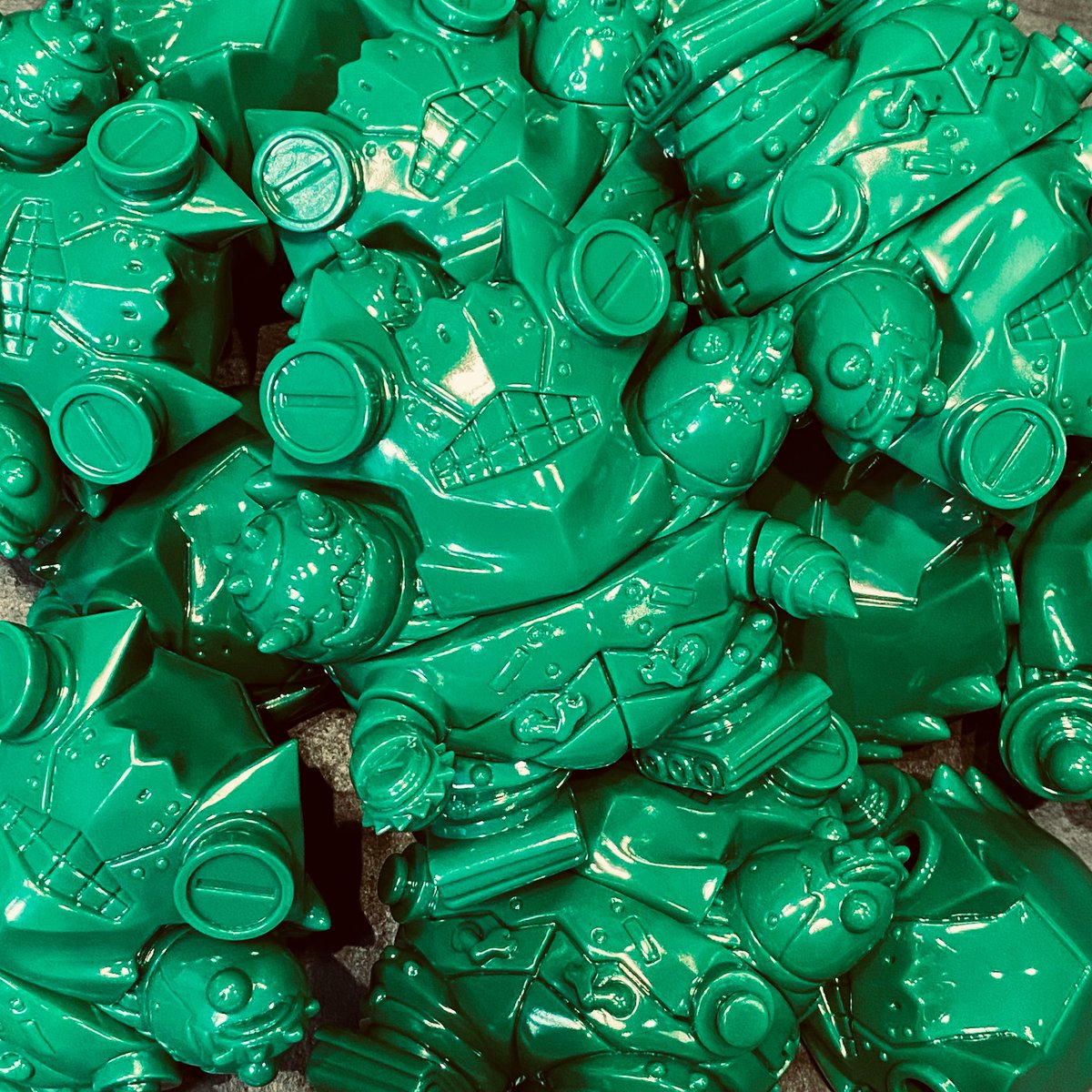 Thank you for all who ordered the Mecha 3head Kaiju! First batch are currently sold out 🦀🦀 2nd batch will be available soon 🙏
-
#機甲3頭大怪獸 #mech3headkaiju #kaiju #mecha #threeheadkaiju #sofubi #softvinyl #vinyltoy #arttoys #怪獣