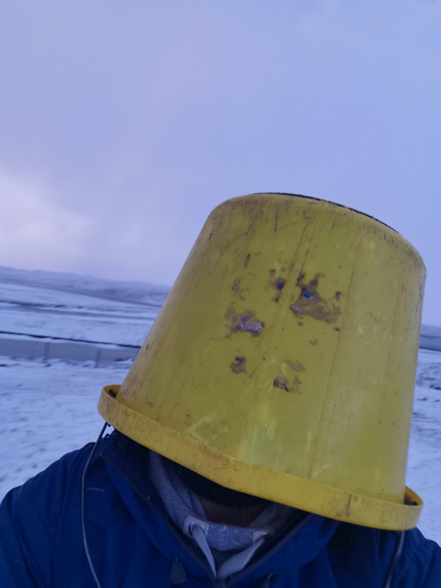 Raven_Rock15sb's tweet photo. Remember to cover yer head in Hebridian hailstone showers #BBCWeatherWatchers #bbcweather #stvweather #metoffice #hebrides #uksnow  #ukweather https://t.co/ksvAcJcvNX