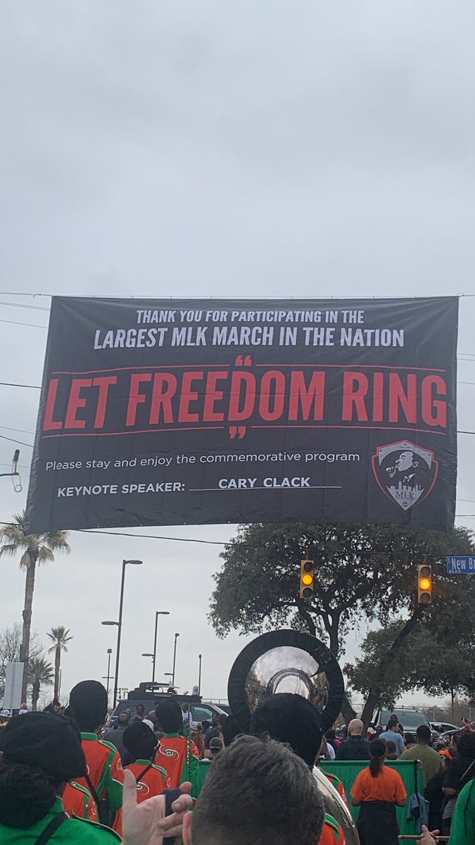 It was great to walk alongside thousands of San Antonians at today’s MLK march. 🤎🖤 The largest in the nation! #MLKDay