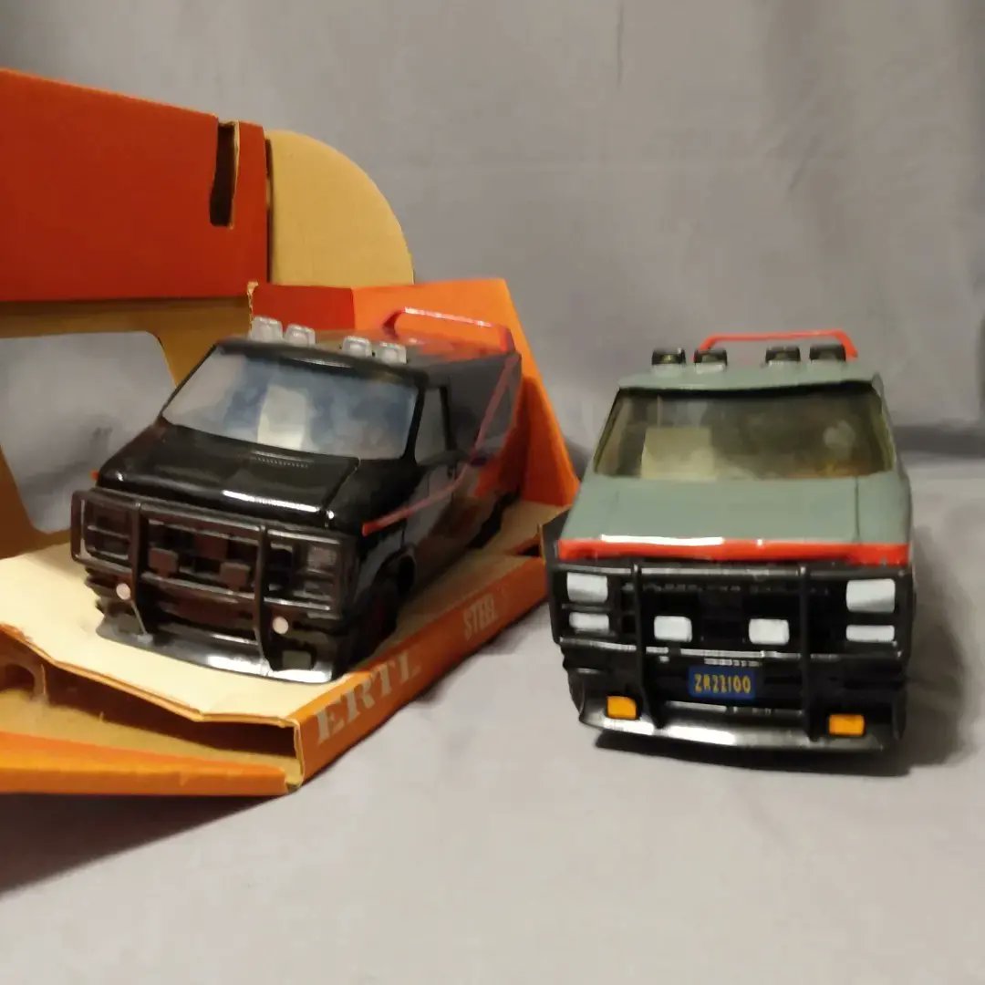 PaperCubeDudes's tweet photo. I started to clean the craft room and the first thing I picked up was my Ertl #ateam van. I figured out where it goes but, it looked too much like a toy next to the other cars so I spent the rest of the day customizing it.
#ateamvan #ertl #customtoy #customtoys #toyrepaint https://t.co/y9AzUwFcr2