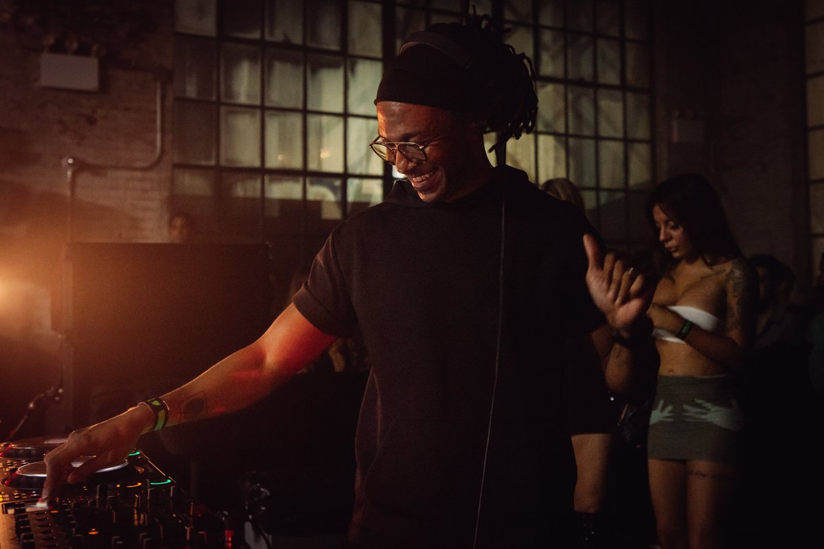 offbrandproject. tweet media