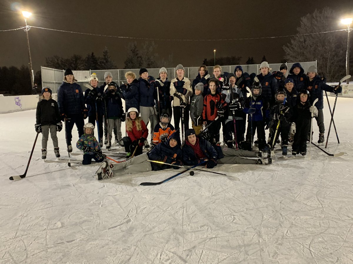 stoonblazers's tweet image. Hockey Night at the ODR 

The Blazers would like to extend a big THANK YOU to the River Heights Community Association for inviting us out to the ODR tonight to have some fun with the kids from River Heights.

#SmilesForMiles

#BlazersHockey🔥🔥🔥