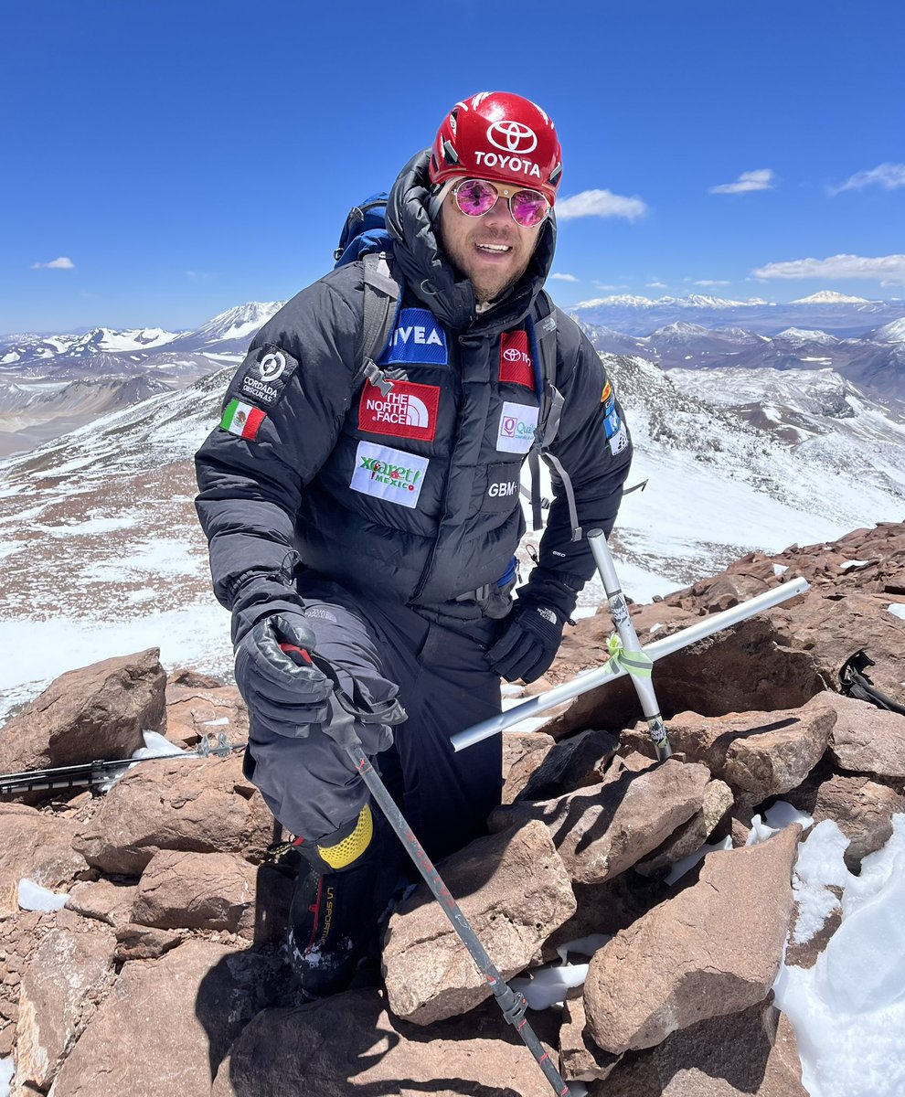 rafajaimemx's tweet image. Récord mundial, primer ciego del globo terráqueo  en escalar los tres volcanes más altos del mundo. 🌋🏔️ojos del salado 6893msnm, pissis 6792msnm y bonete chico 6759msnm. Viva Mexico chingao, viva latam. 🇲🇽