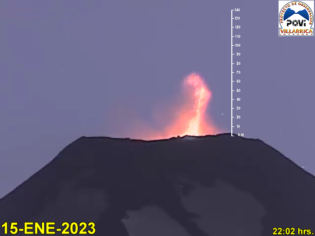 povi_cl's tweet image. La erupción estromboliana de #VolcánVillarrica nos brinda uno de los espectáculos más bellos que el planeta Tierra tiene reservado para nosotros. Somos muy privilegiados de vivir en la Araucanía, donde se encuentran 2 de los volcanes más activos de Chile.