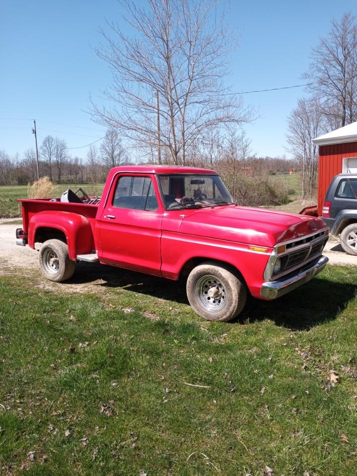 littleecker41's tweet photo. 1976 f100 300 inline 6. 3 speed automatic. Asking $3,500 OBO gotta sell fast https://t.co/FK95QobMHo