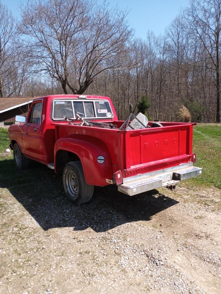 littleecker41's tweet photo. 1976 f100 300 inline 6. 3 speed automatic. Asking $3,500 OBO gotta sell fast https://t.co/FK95QobMHo