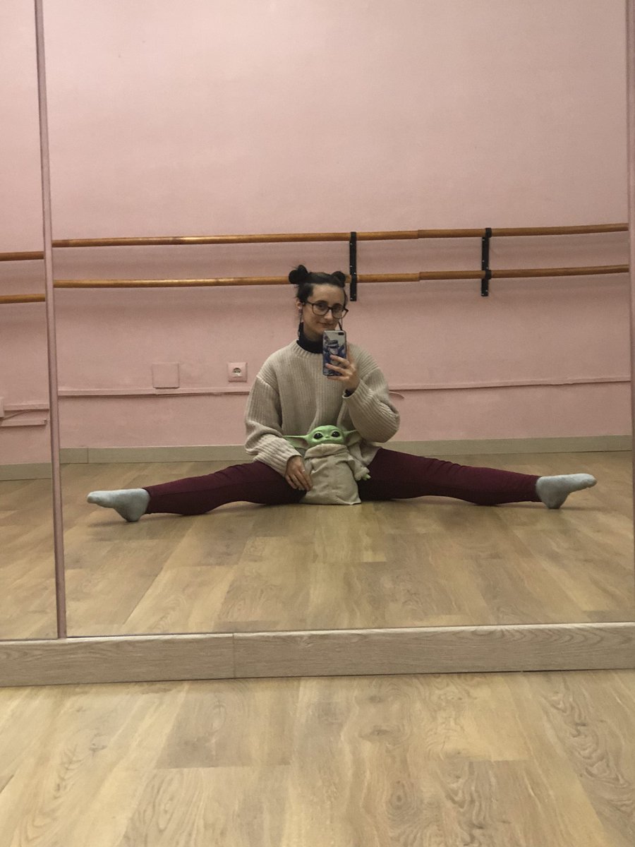 goregochi's tweet photo. Segunda clase de k-pop 😆 aqui de postureo con mi Momohiki🥰 https://t.co/EZniSTRsec