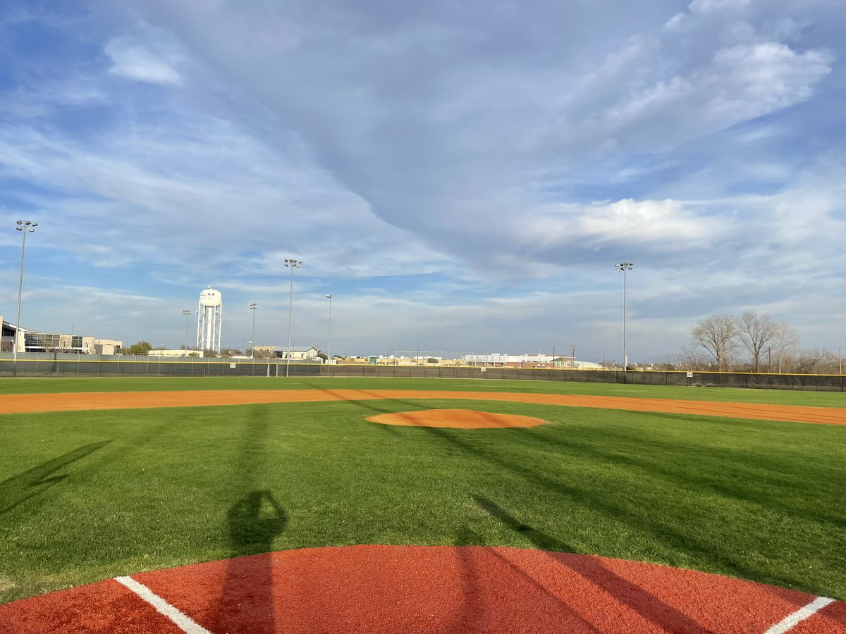 HendricksonBB's tweet photo. Only a few more sleeps before the 2023 season begins! #cantwait #figureitout #chasingtheH https://t.co/a9BCOidLUv