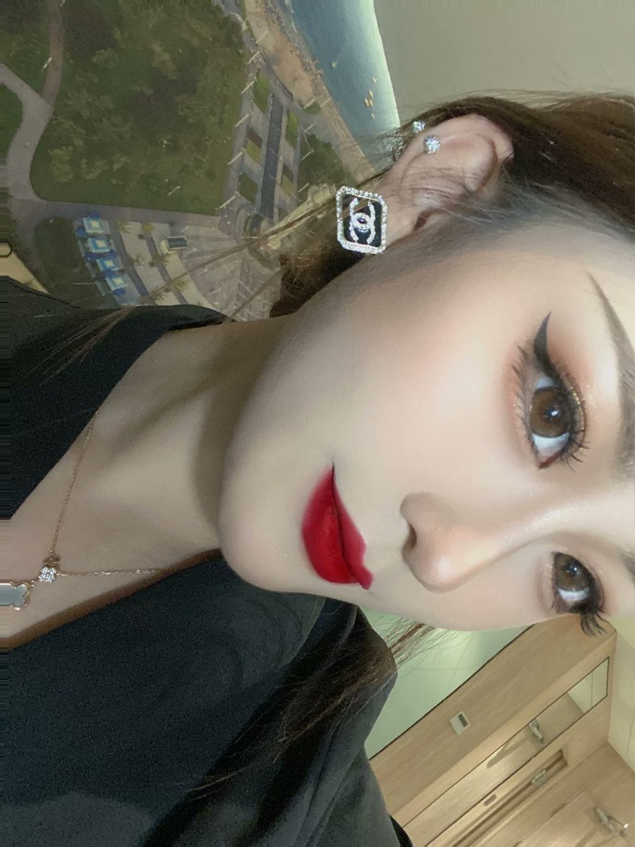 #盯射 #ahegao #阿黑颜 #翻白眼 #母猪 #反差婊 #网红 #脸红 #女神 #婊子 #高潮脸 #整容脸 #蛇精脸 #油脸 https://t.co/qBR7tzGUwF