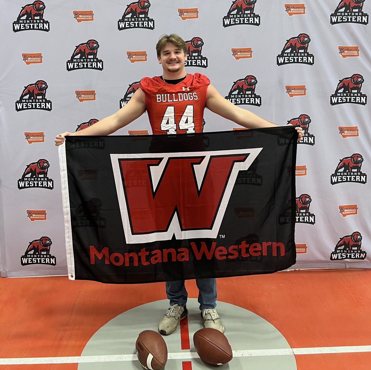 After a great visit, I am grateful to announce that I have received an offer from Montana Western. Thank you @CoachRamsey406 <a href="/CoachNourse_UMW/">Ryan Nourse</a> <a href="/CoachJed_UMW/">Coach Heffernan</a> @Coach_CookUMW !

<a href="/CoachBComptonMV/">Brian Compton</a> @CoachCMacMVHS